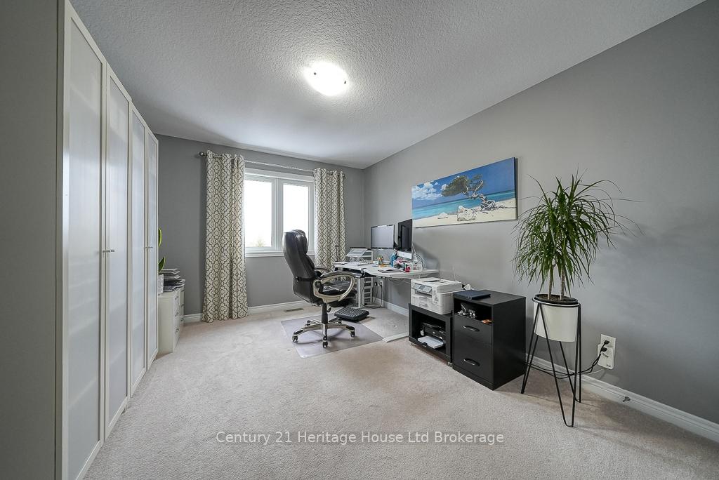 Photo 22 of 703 Robert Ferrie Drive, Kitchener — HOMEH