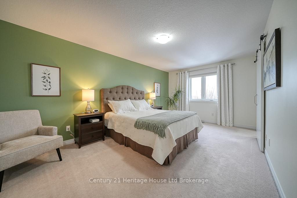 Photo 23 of 703 Robert Ferrie Drive, Kitchener — HOMEH