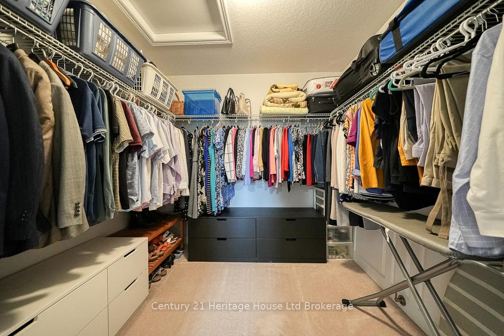 Photo 25 of 703 Robert Ferrie Drive, Kitchener — HOMEH