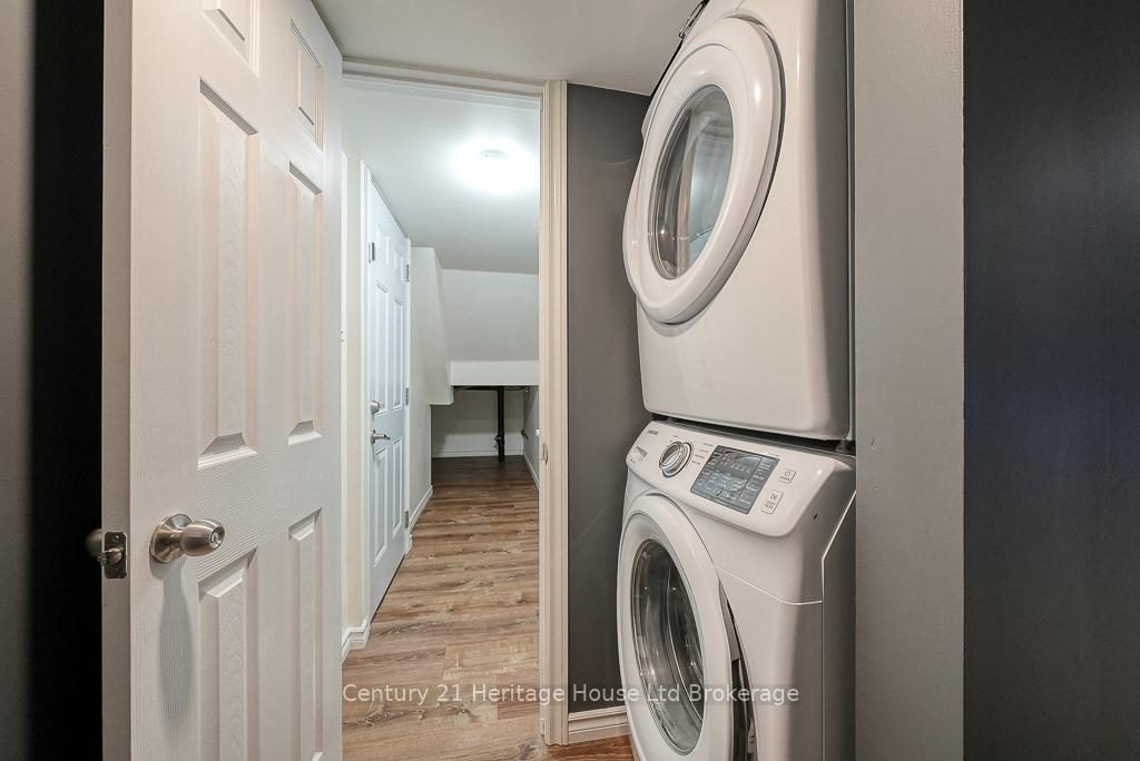 Photo 27 of 703 Robert Ferrie Drive, Kitchener — HOMEH