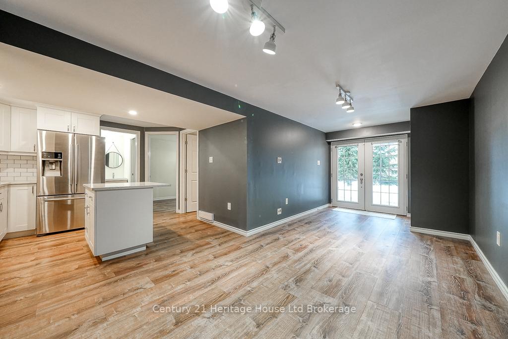Photo 28 of 703 Robert Ferrie Drive, Kitchener — HOMEH