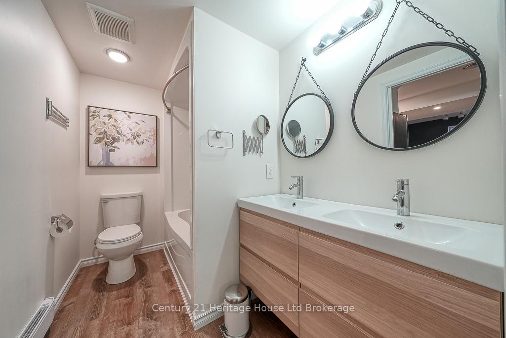 Photo 34 of 703 Robert Ferrie Drive, Kitchener — HOMEH