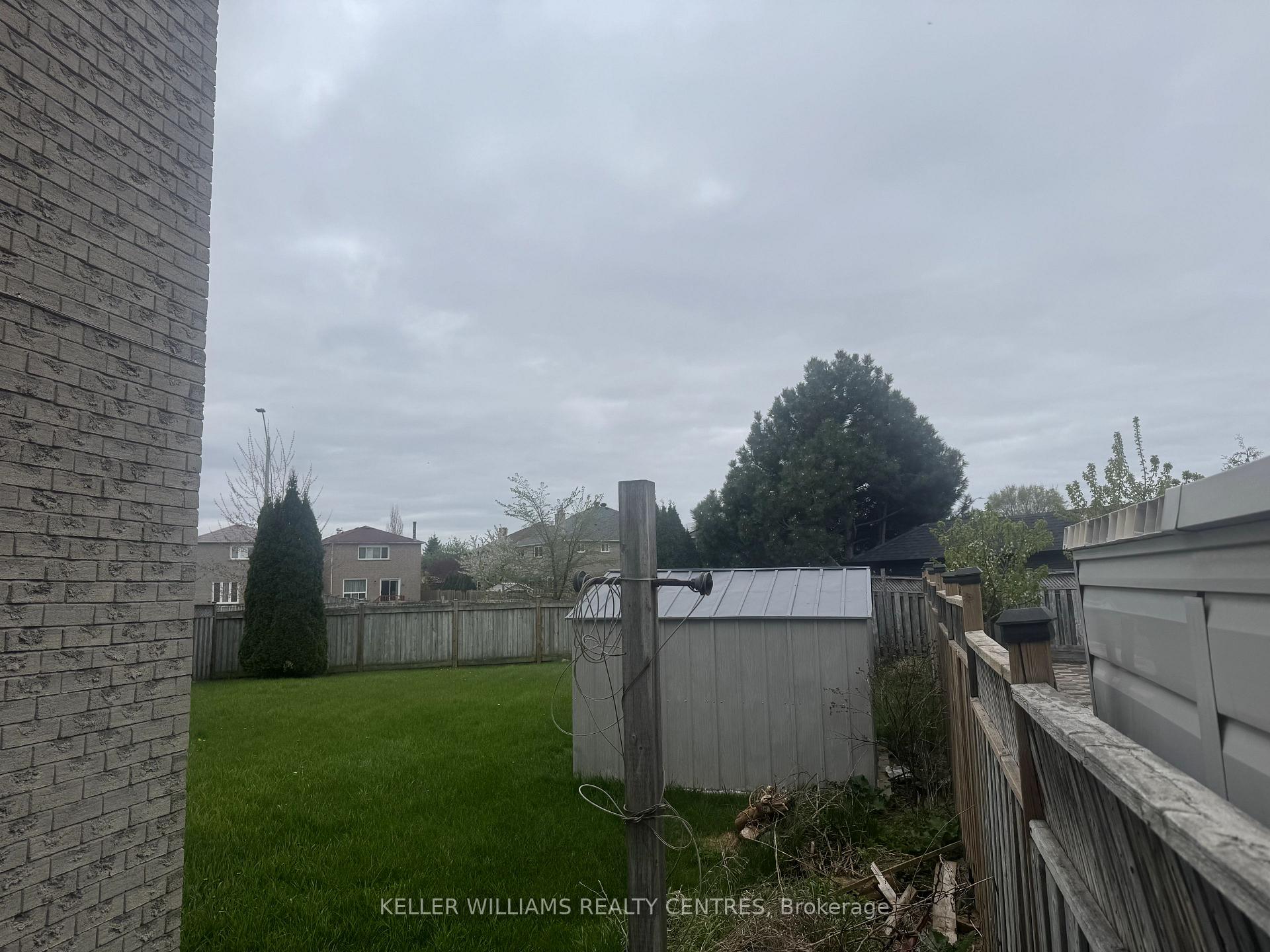 Photo 3 of 23 Alderbury Drive S, Markham, Middlefield — HOMEH