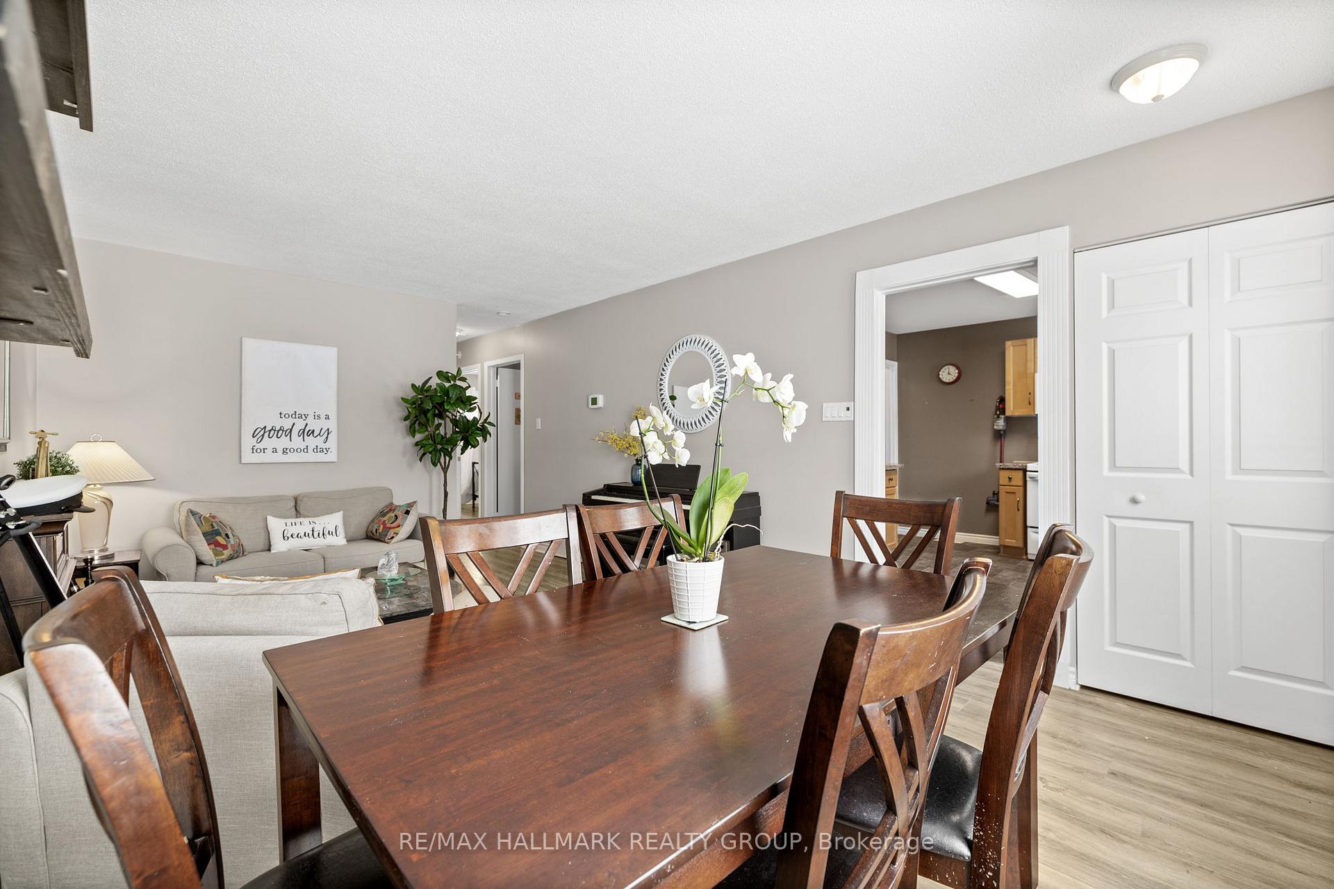 Photo 5 of 40 Morton Drive, Ottawa, Kanata - Glencairn/Hazeldean — HOMEH