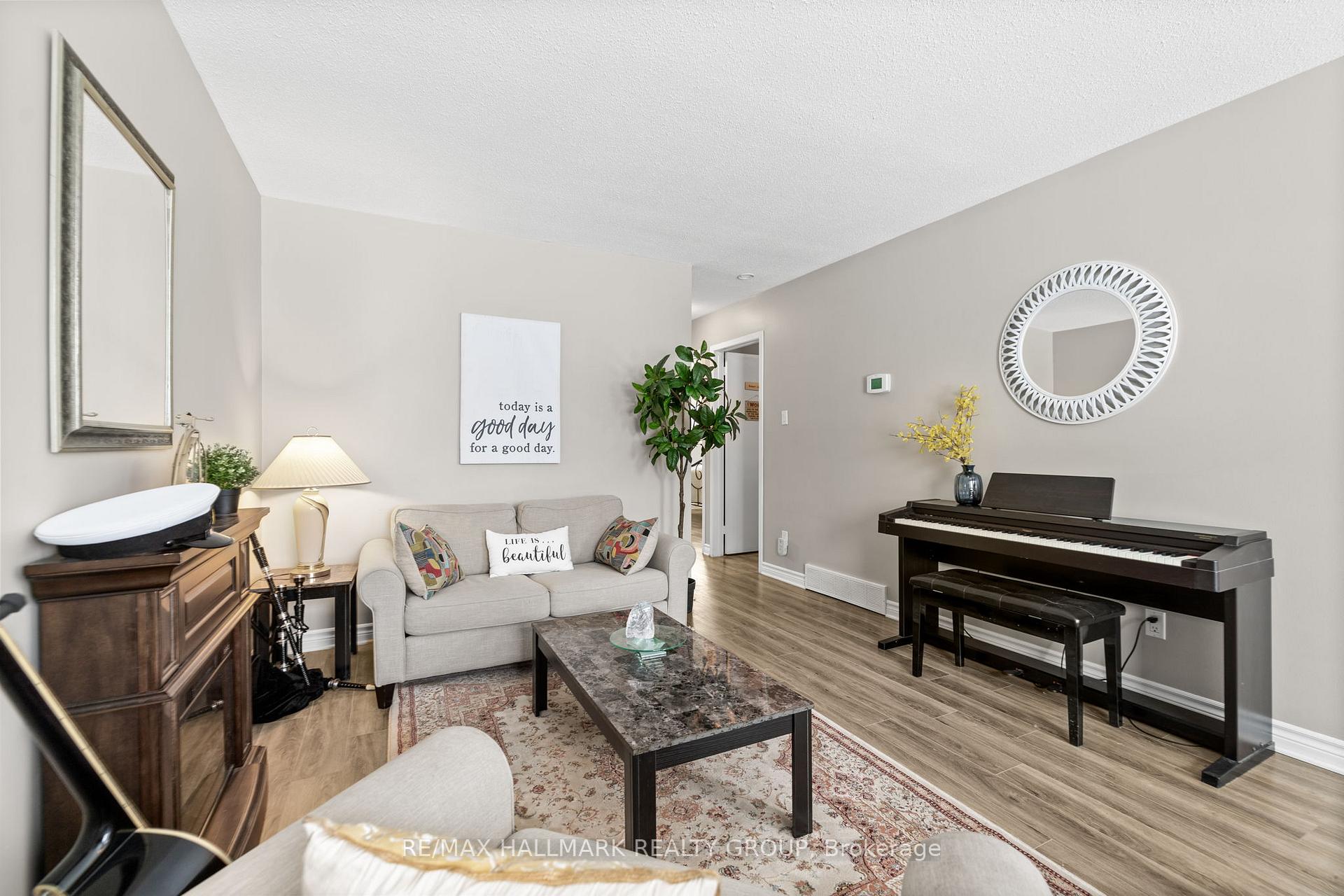 Photo 6 of 40 Morton Drive, Ottawa, Kanata - Glencairn/Hazeldean — HOMEH
