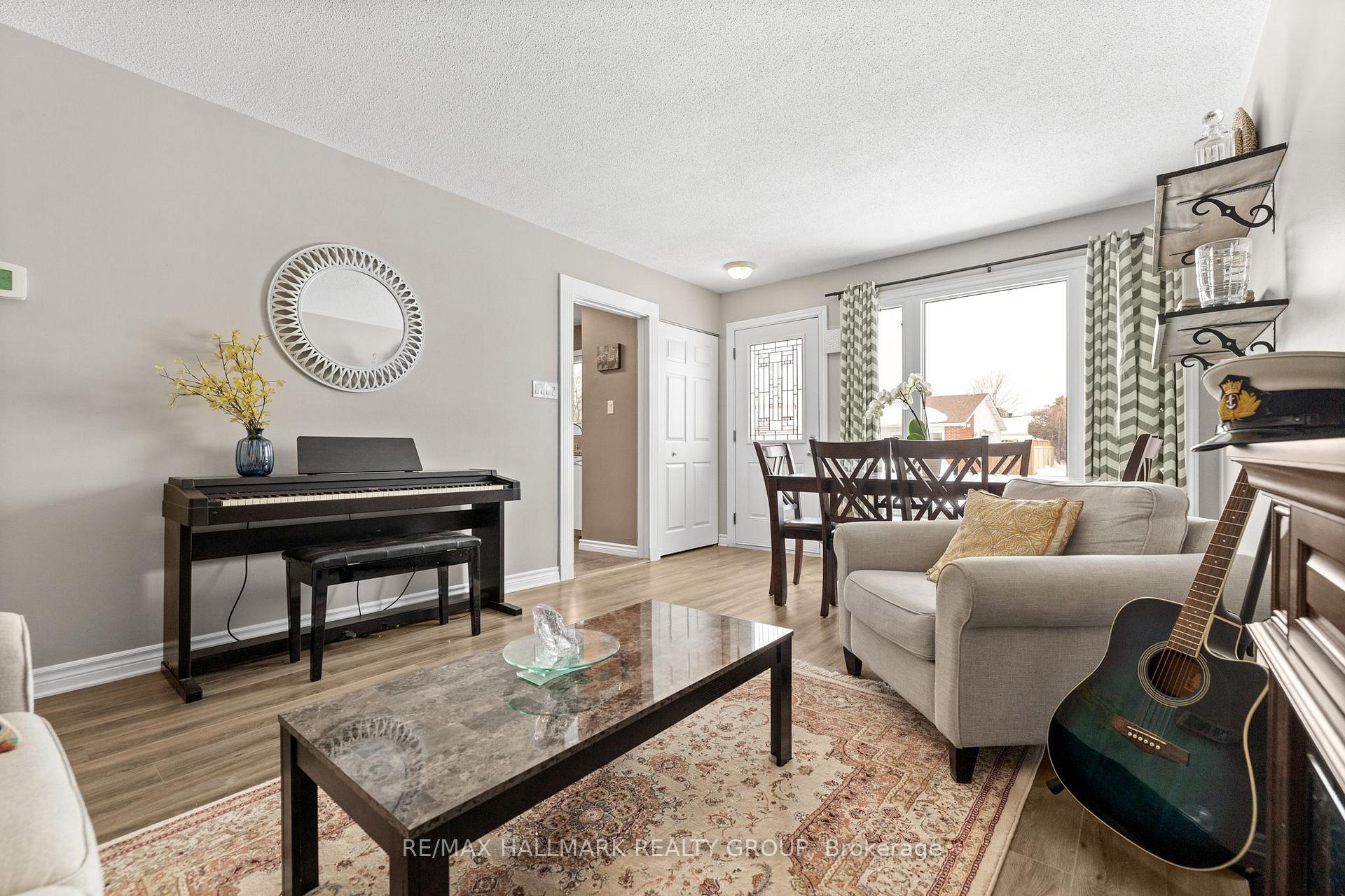 Photo 7 of 40 Morton Drive, Ottawa, Kanata - Glencairn/Hazeldean — HOMEH