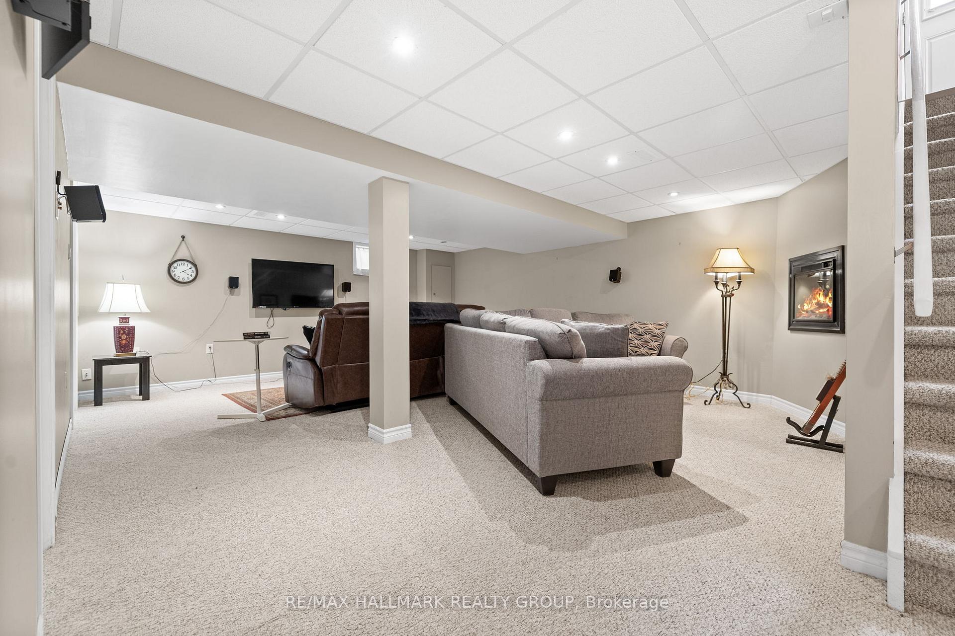 Photo 23 of 40 Morton Drive, Ottawa, Kanata - Glencairn/Hazeldean — HOMEH