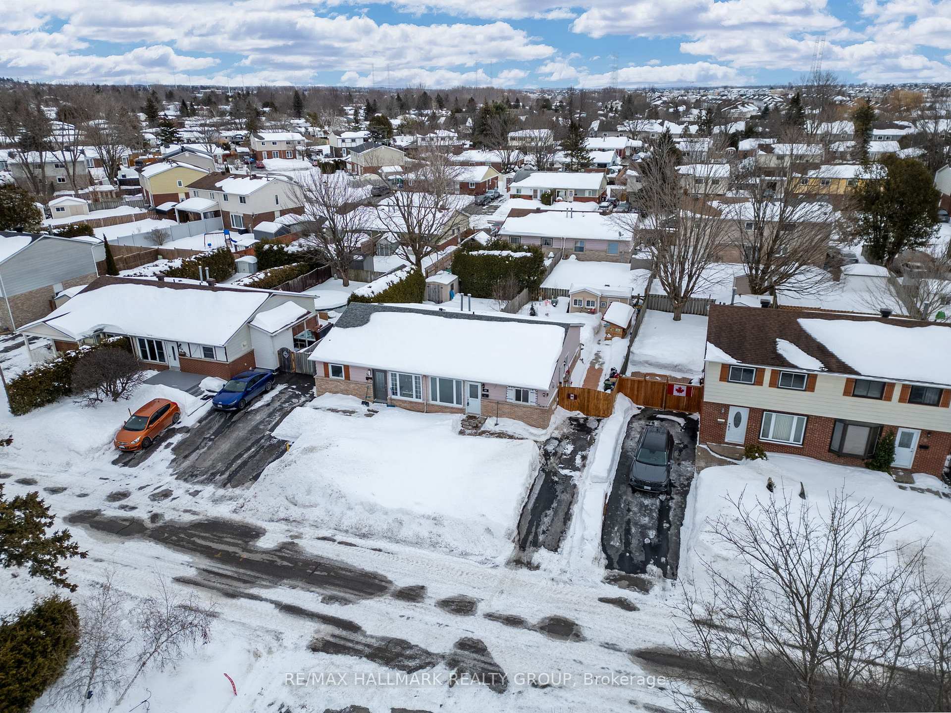 Photo 36 of 40 Morton Drive, Ottawa, Kanata - Glencairn/Hazeldean — HOMEH