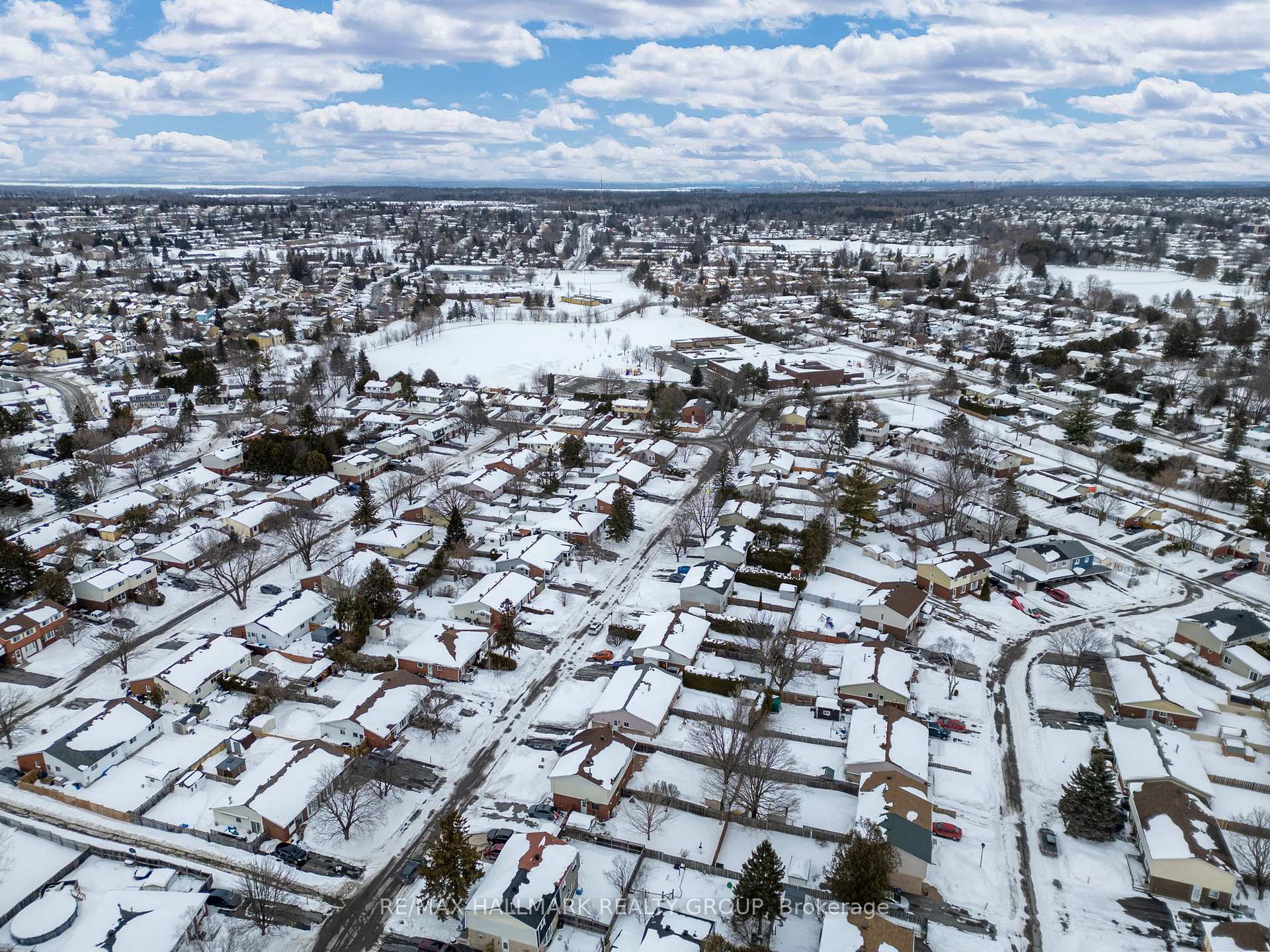 Photo 39 of 40 Morton Drive, Ottawa, Kanata - Glencairn/Hazeldean — HOMEH