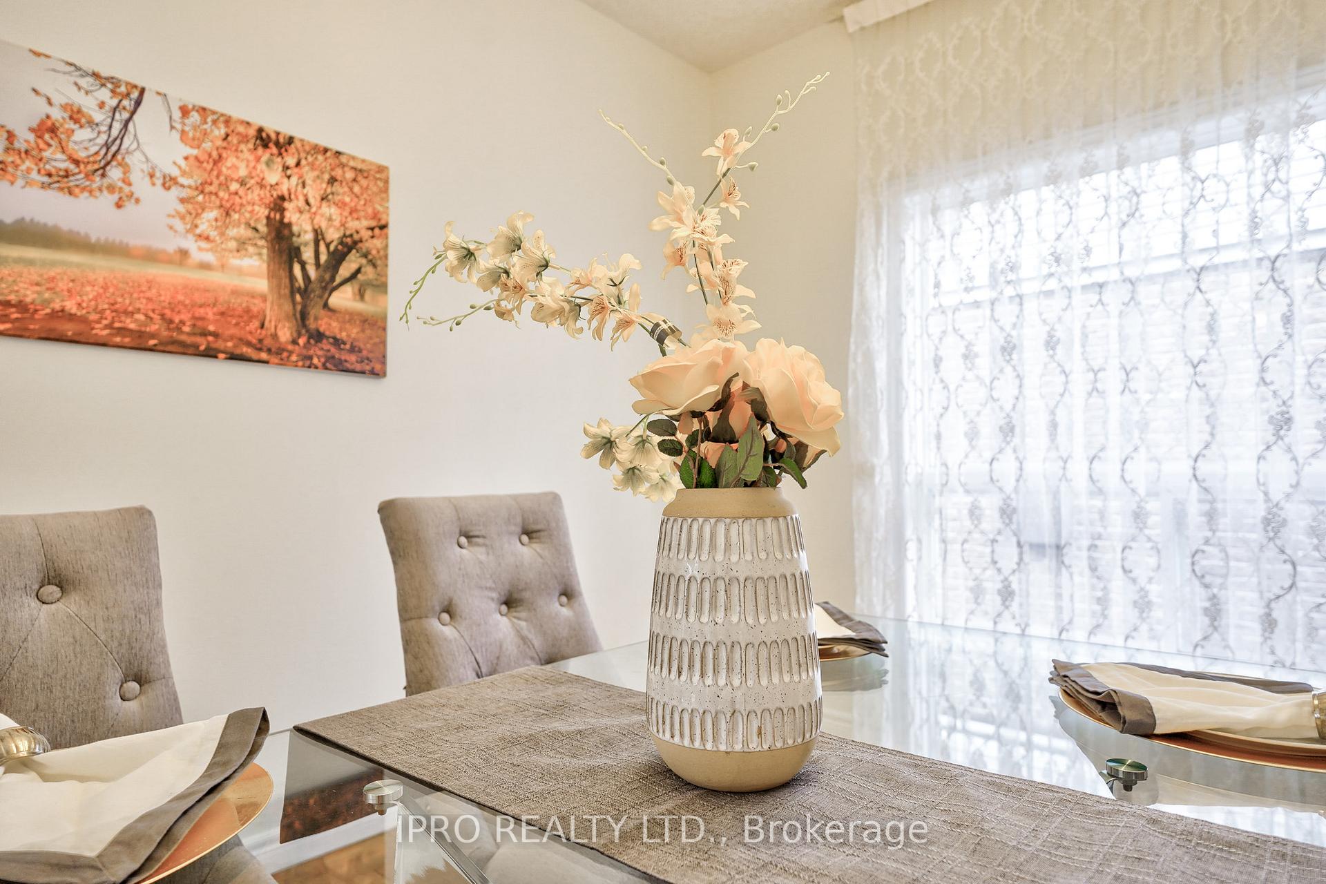Photo 11 of 443 Hearthwood Drive, Kitchener — HOMEH