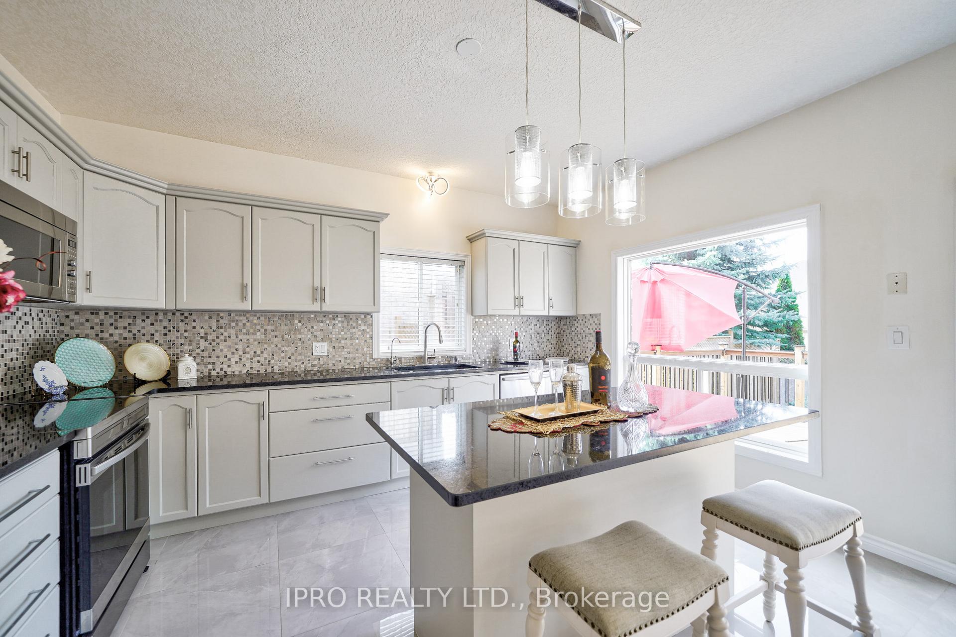 Photo 13 of 443 Hearthwood Drive, Kitchener — HOMEH