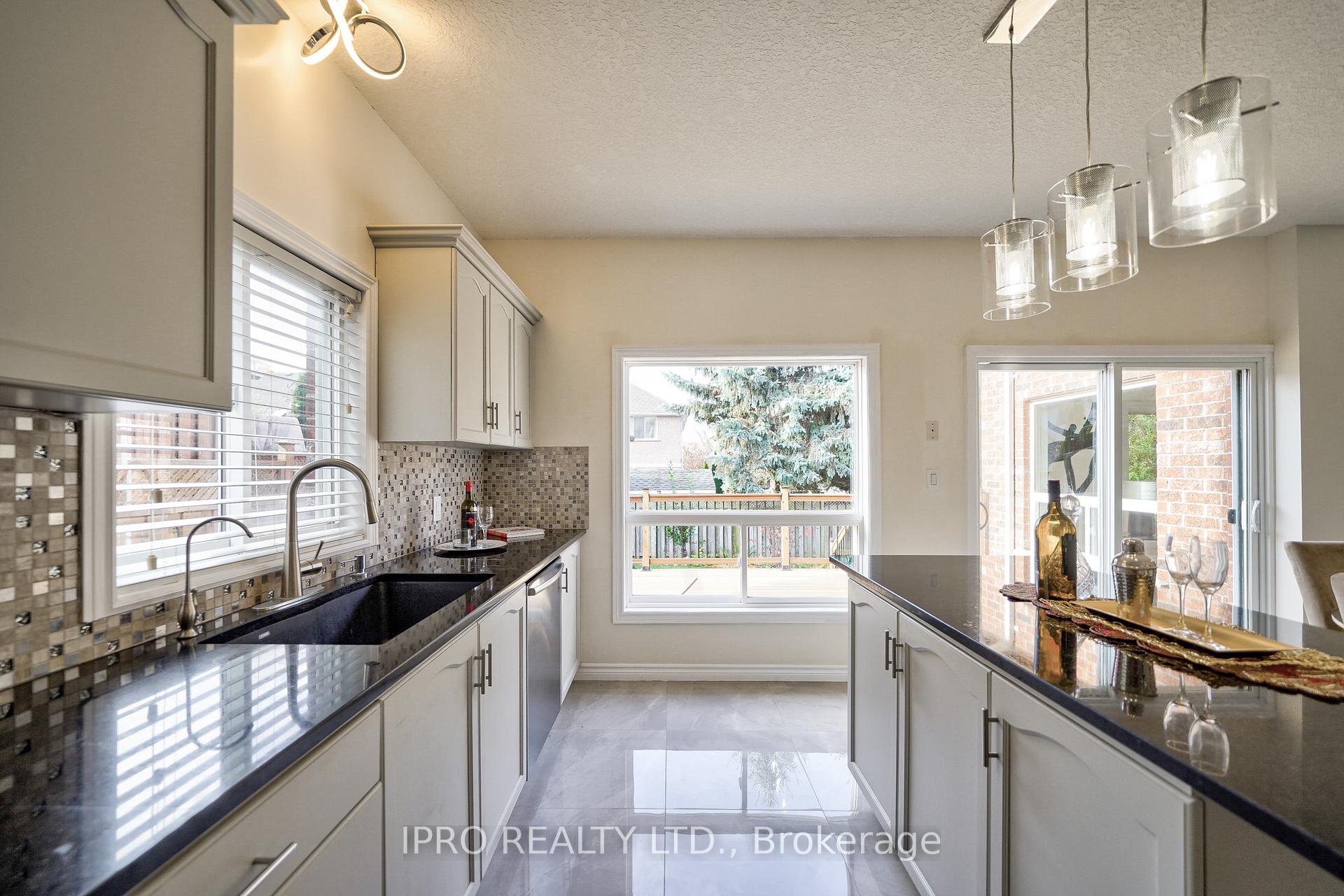 Photo 17 of 443 Hearthwood Drive, Kitchener — HOMEH