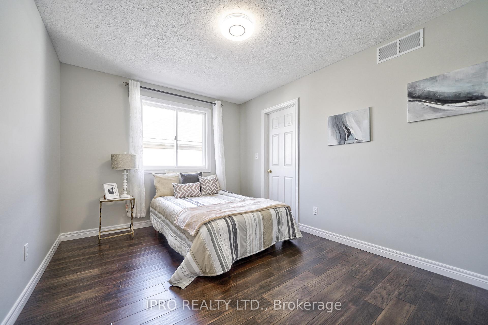 Photo 30 of 443 Hearthwood Drive, Kitchener — HOMEH