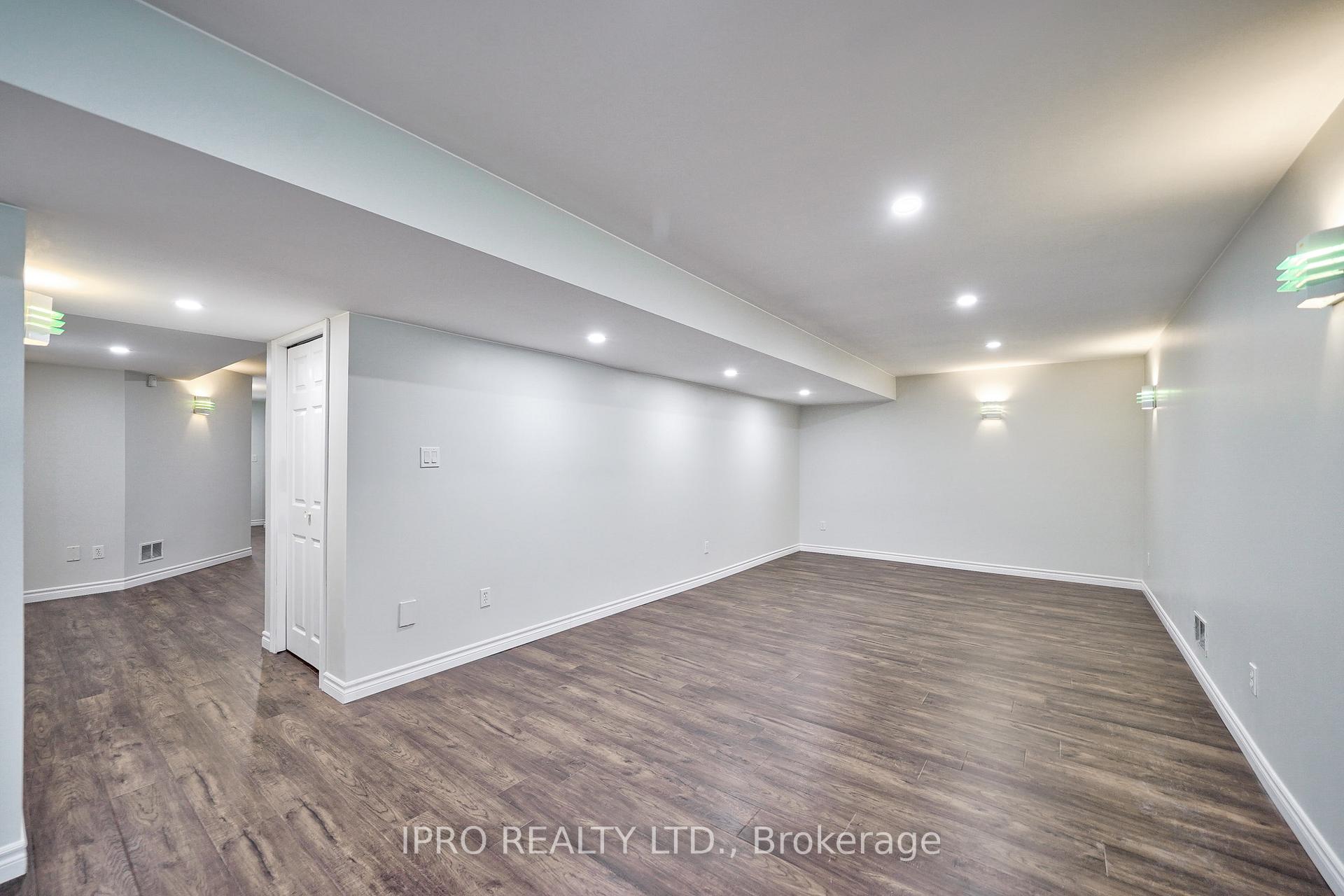 Photo 35 of 443 Hearthwood Drive, Kitchener — HOMEH