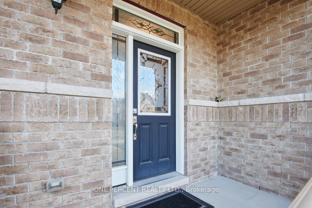 Photo 2 of 41 Crownridge Drive, Ottawa, Kanata - Emerald Meadows/Trailwest — HOMEH