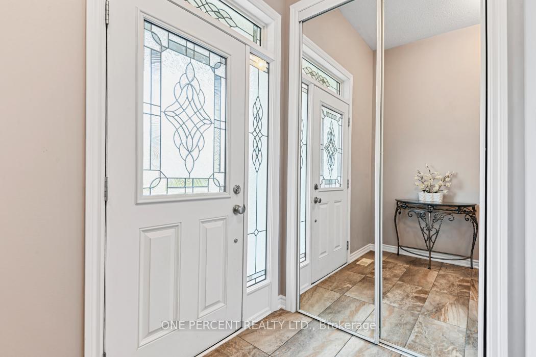Photo 3 of 41 Crownridge Drive, Ottawa, Kanata - Emerald Meadows/Trailwest — HOMEH