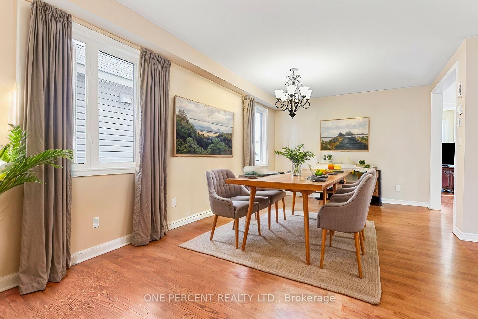 Photo 4 of 41 Crownridge Drive, Ottawa, Kanata - Emerald Meadows/Trailwest — HOMEH