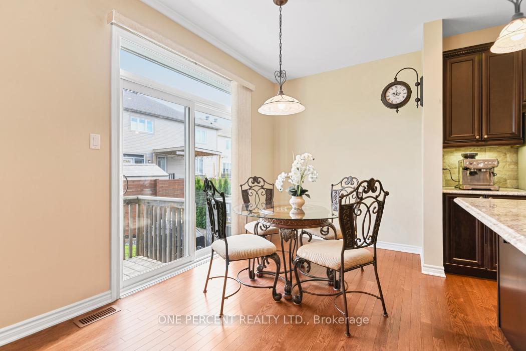 Photo 8 of 41 Crownridge Drive, Ottawa, Kanata - Emerald Meadows/Trailwest — HOMEH