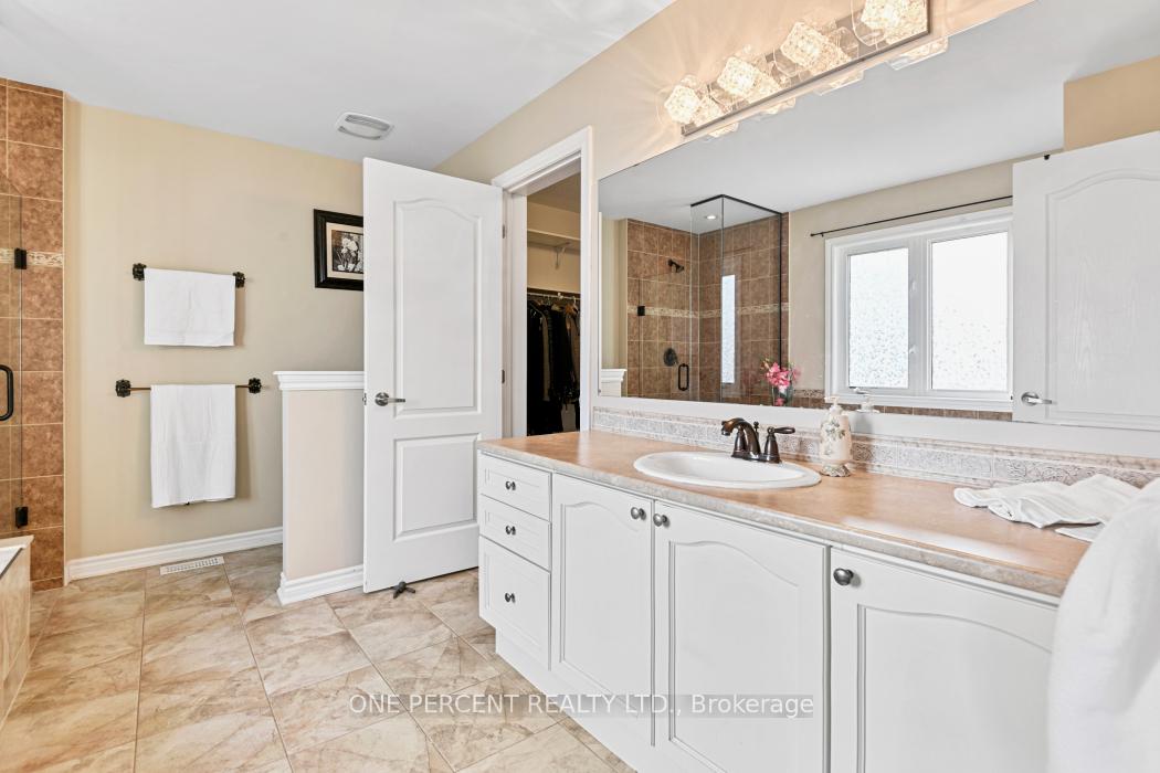 Photo 13 of 41 Crownridge Drive, Ottawa, Kanata - Emerald Meadows/Trailwest — HOMEH