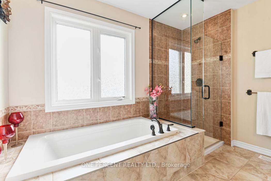 Photo 14 of 41 Crownridge Drive, Ottawa, Kanata - Emerald Meadows/Trailwest — HOMEH