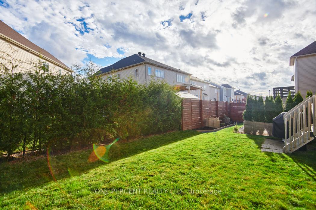 Photo 21 of 41 Crownridge Drive, Ottawa, Kanata - Emerald Meadows/Trailwest — HOMEH