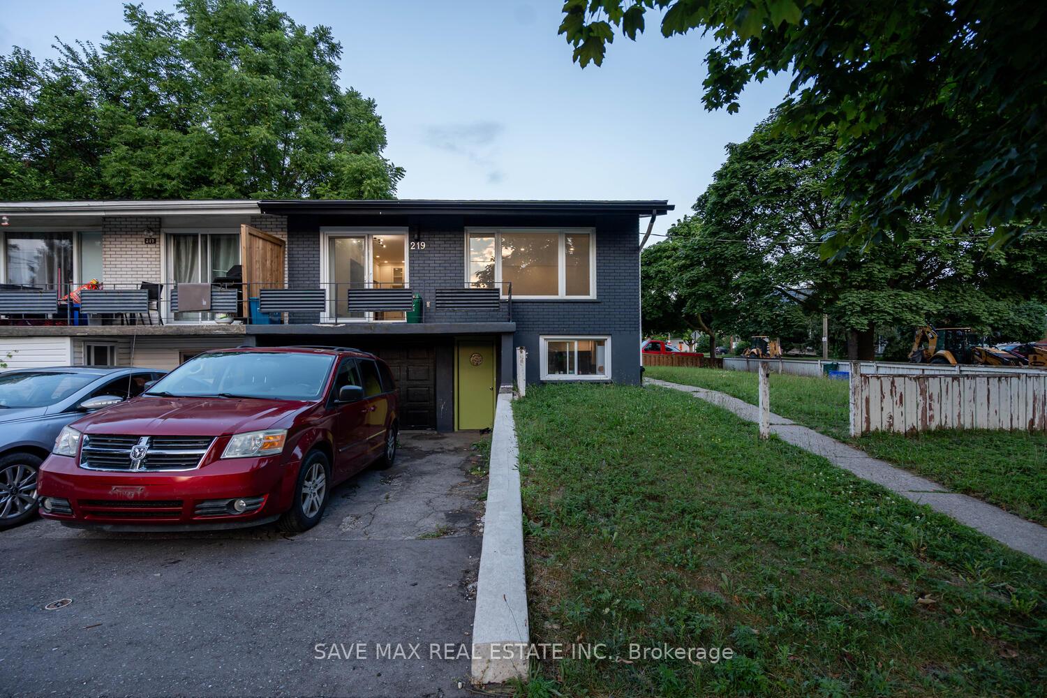 Photo 1 of 219 Franklin Street S, Kitchener, Vanier - Kitchener — HOMEH