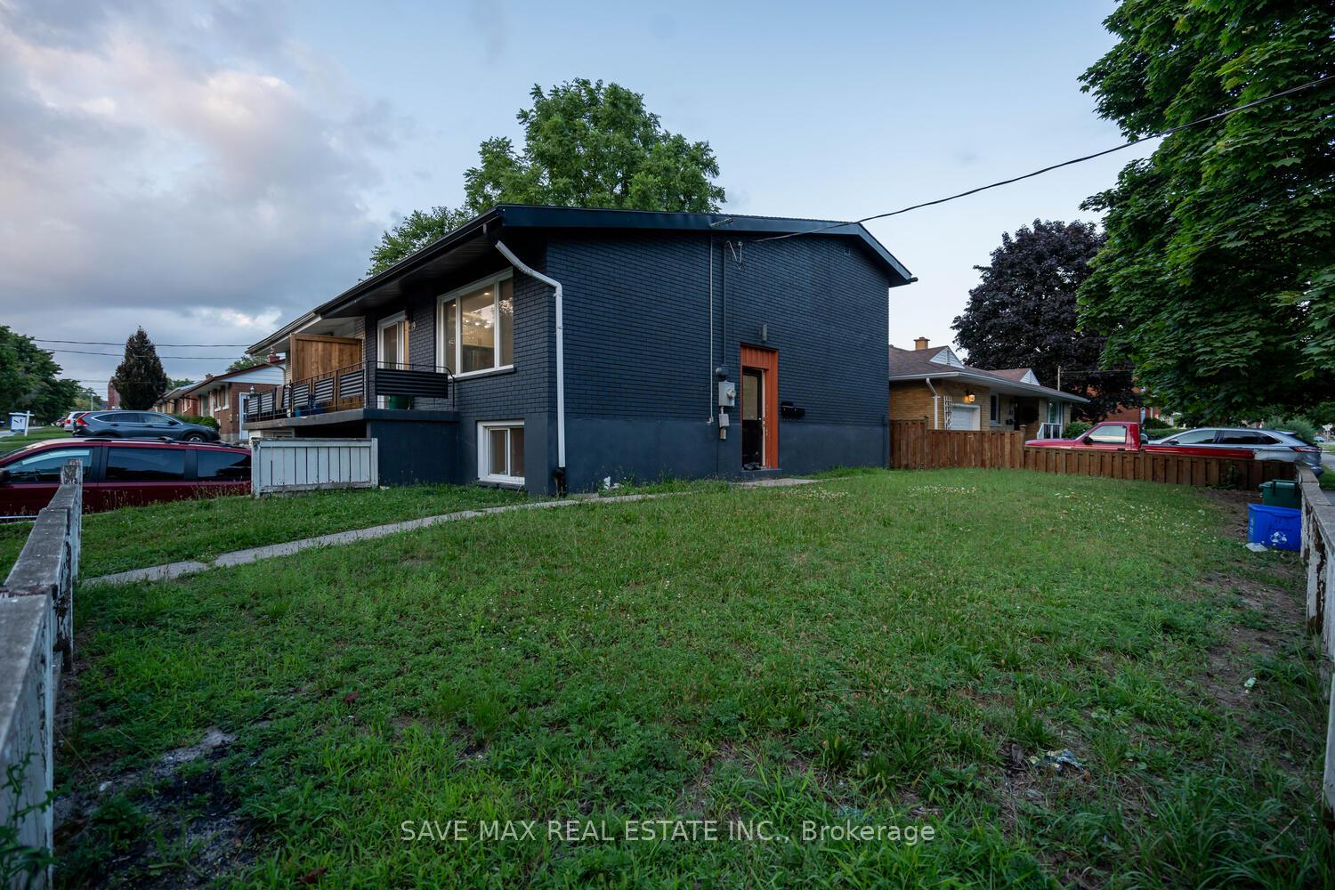Photo 3 of 219 Franklin Street S, Kitchener, Vanier - Kitchener — HOMEH
