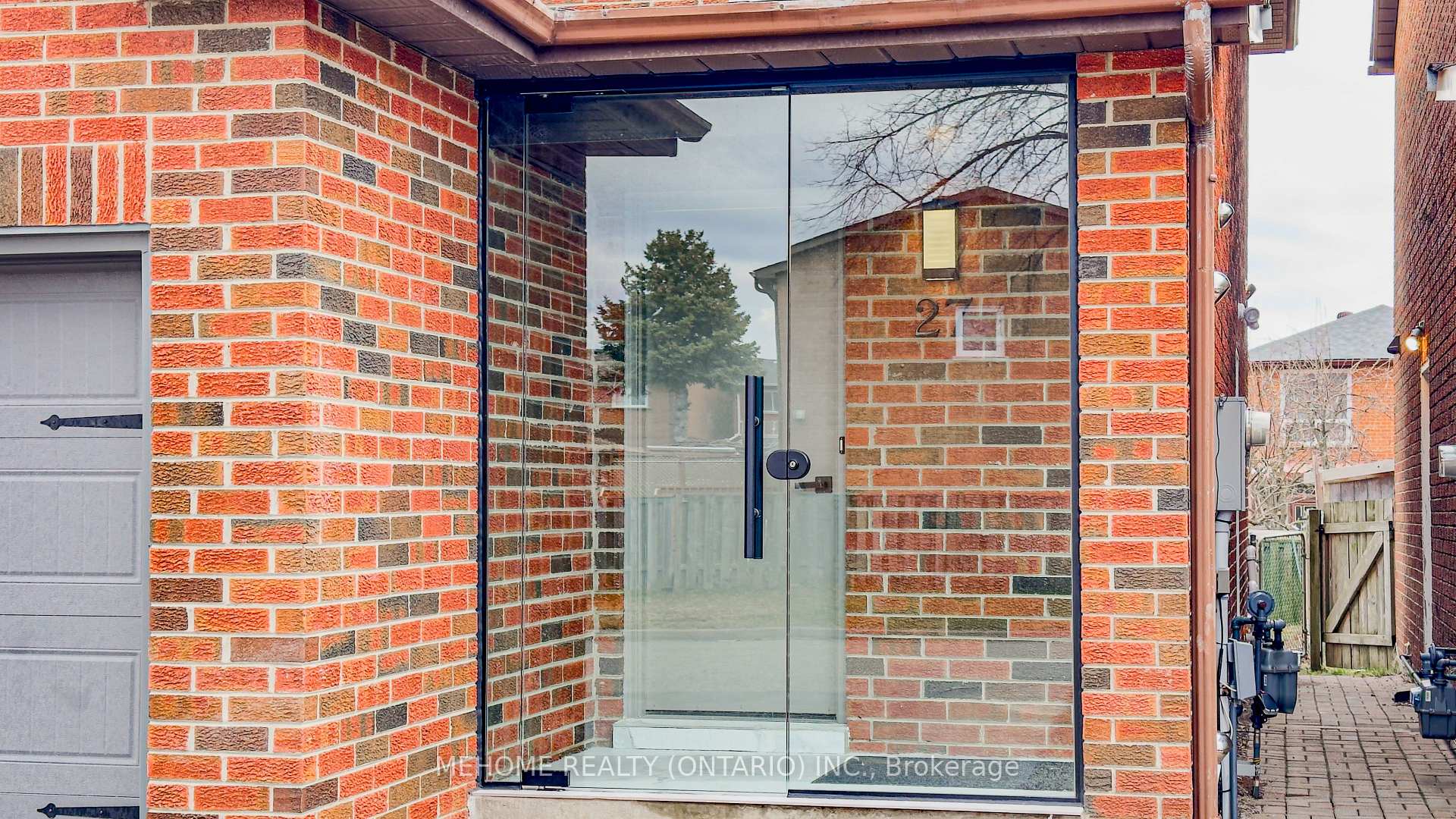 Photo 3 of 27 Debden Road, Markham, Milliken Mills East — HOMEH