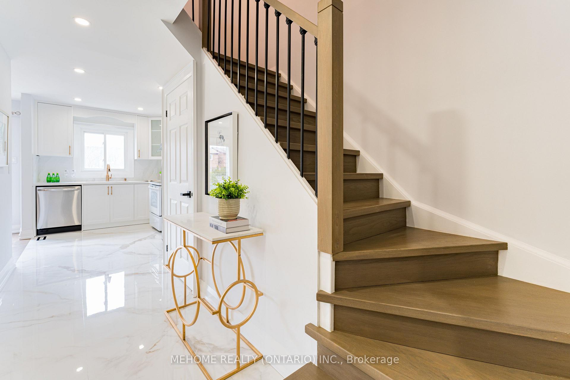 Photo 5 of 27 Debden Road, Markham, Milliken Mills East — HOMEH