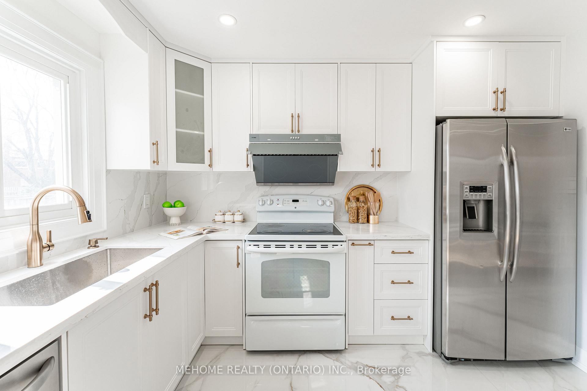 Photo 11 of 27 Debden Road, Markham, Milliken Mills East — HOMEH