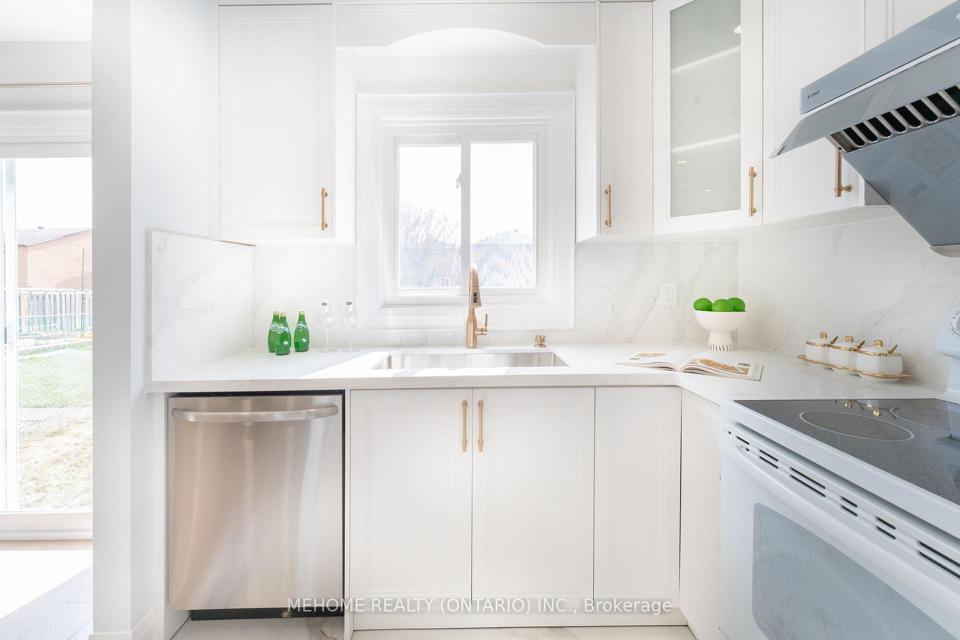 Photo 12 of 27 Debden Road, Markham, Milliken Mills East — HOMEH