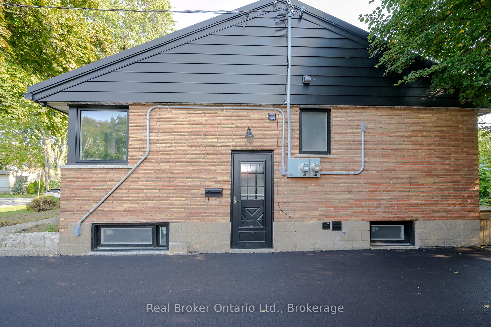 Photo 2 of Unit Lower, 39 WESTMINSTER (Lower Unit) Avenue, Hamilton, Westcliffe — HOMEH
