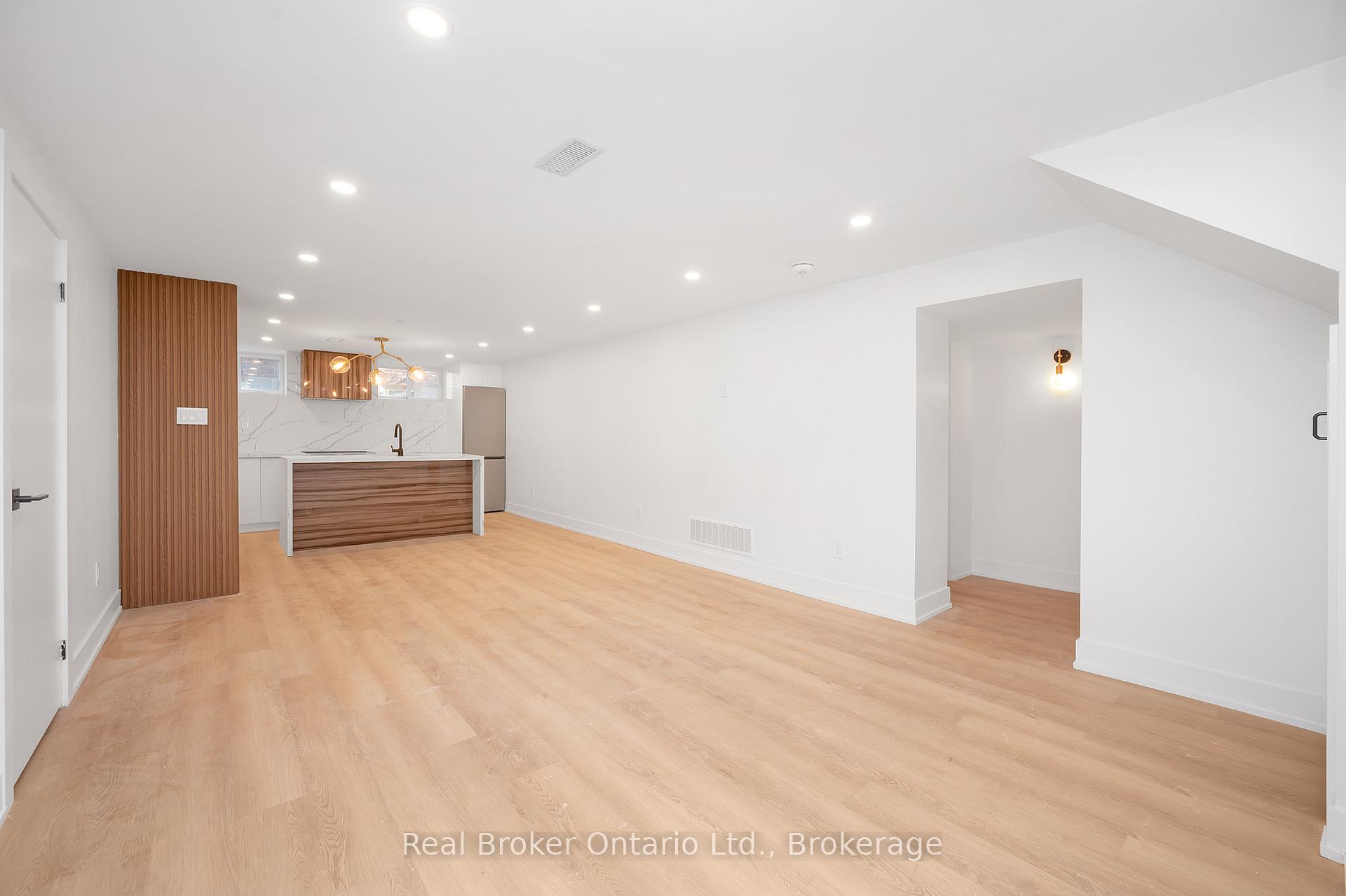 Photo 5 of Unit Lower, 39 WESTMINSTER (Lower Unit) Avenue, Hamilton, Westcliffe — HOMEH