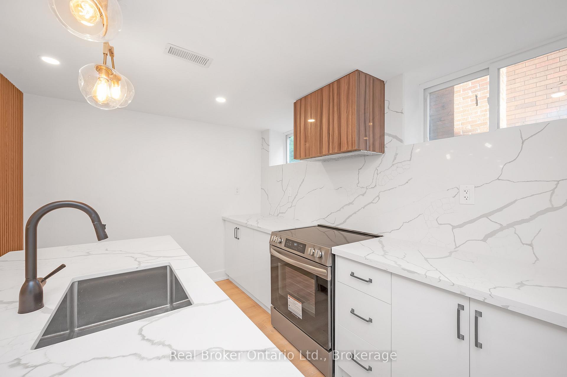 Photo 9 of Unit Lower, 39 WESTMINSTER (Lower Unit) Avenue, Hamilton, Westcliffe — HOMEH