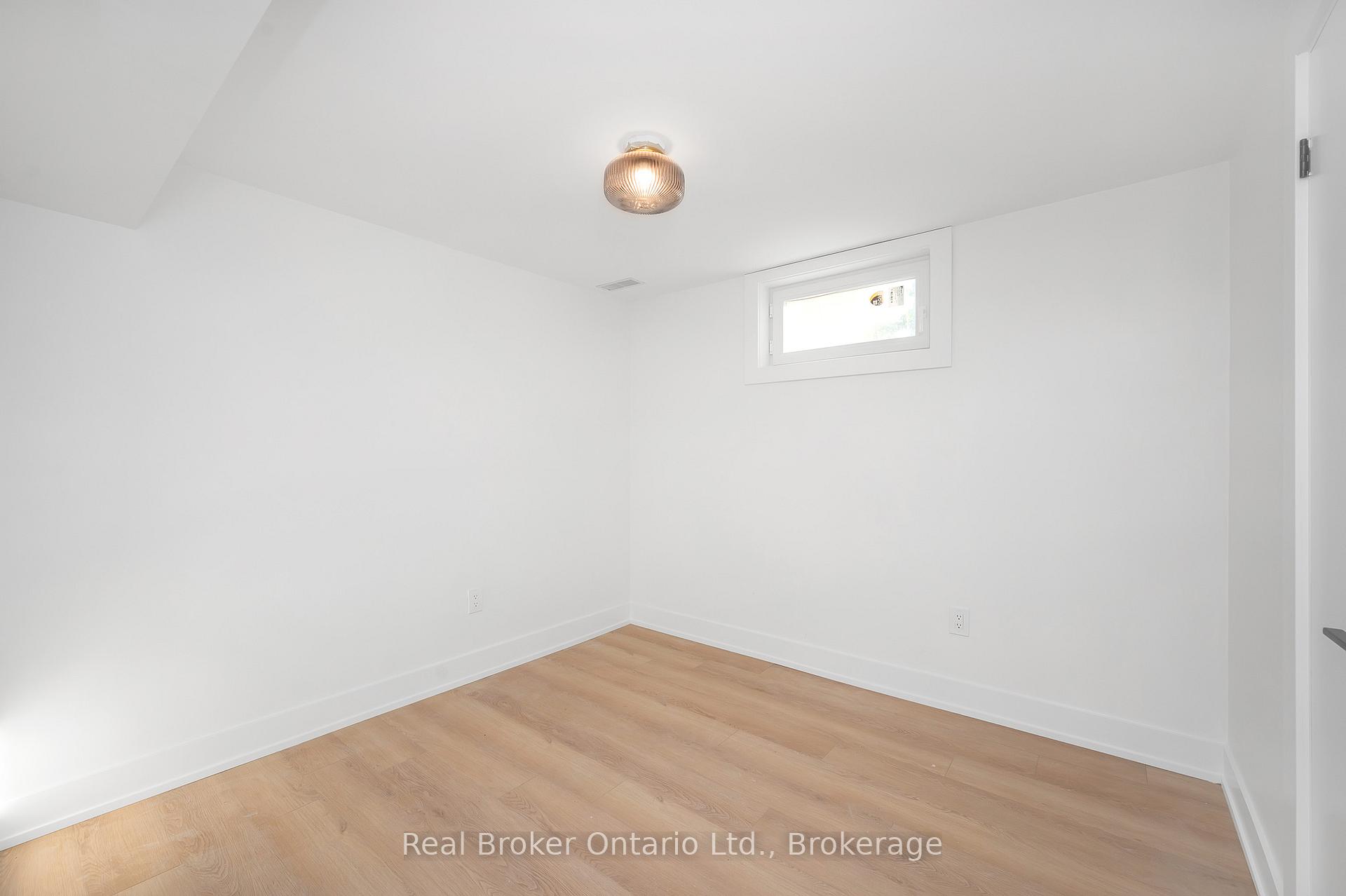 Photo 11 of Unit Lower, 39 WESTMINSTER (Lower Unit) Avenue, Hamilton, Westcliffe — HOMEH