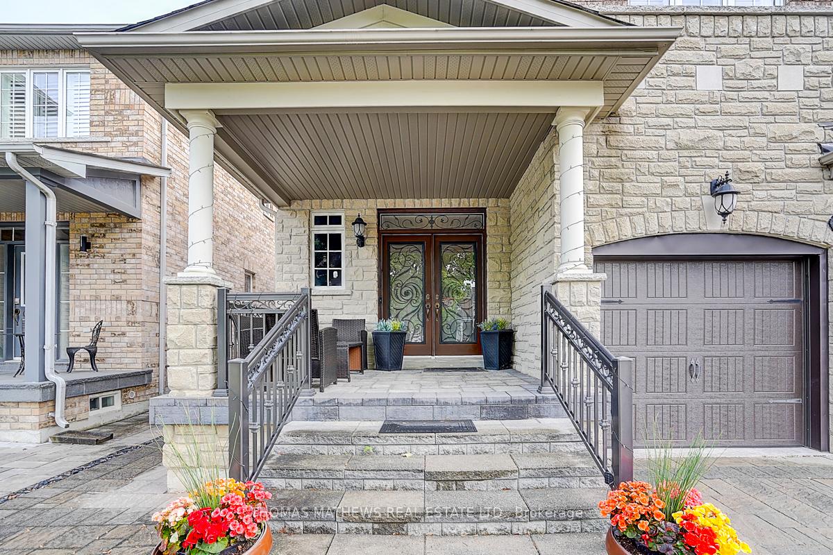 Photo 7 of 70 Reginald Lamb Crescent, Markham, Box Grove — HOMEH