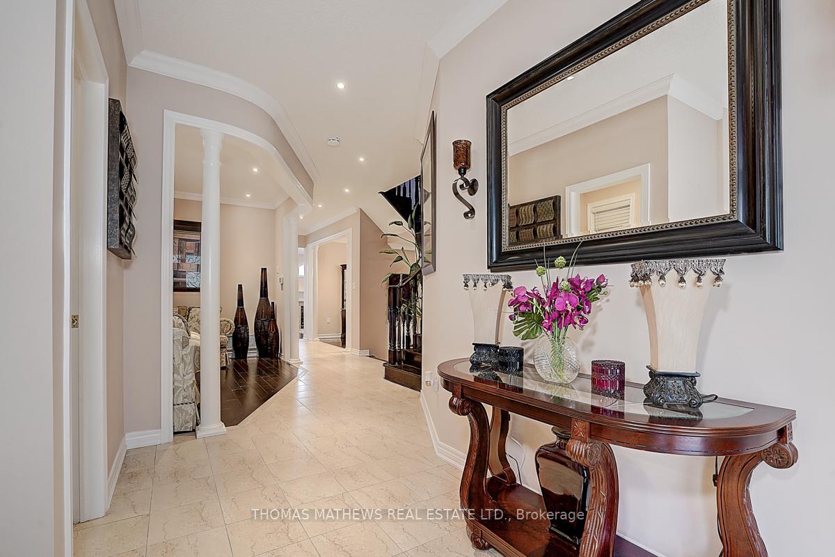 Photo 11 of 70 Reginald Lamb Crescent, Markham, Box Grove — HOMEH