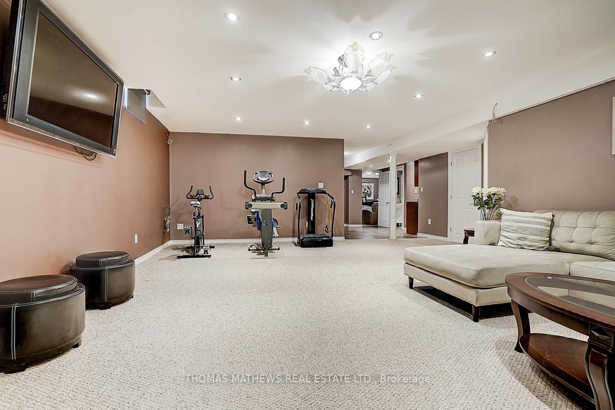 Photo 37 of 70 Reginald Lamb Crescent, Markham, Box Grove — HOMEH