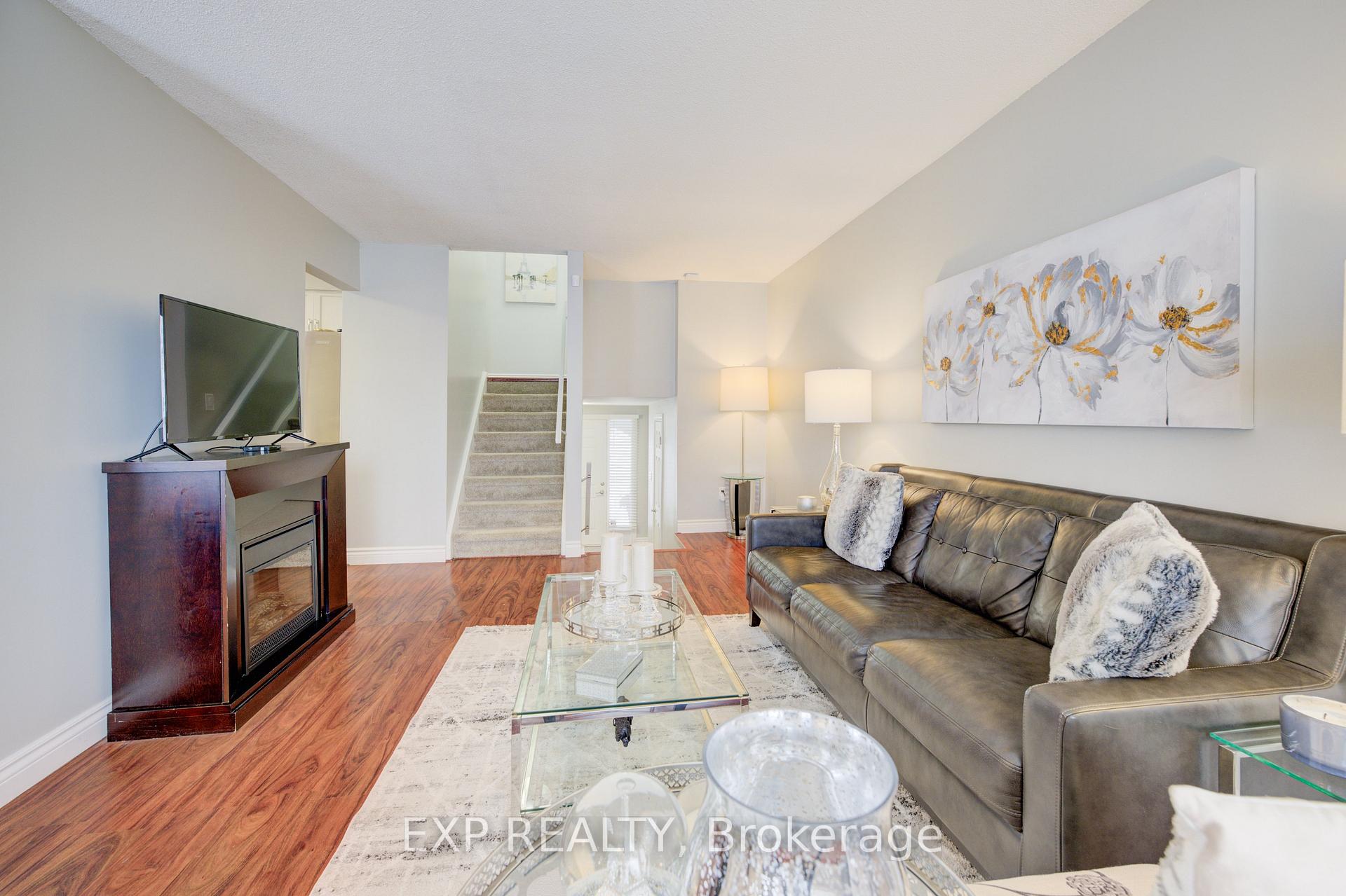 Photo 11 of 21 Highcroft Court, Kitchener — HOMEH