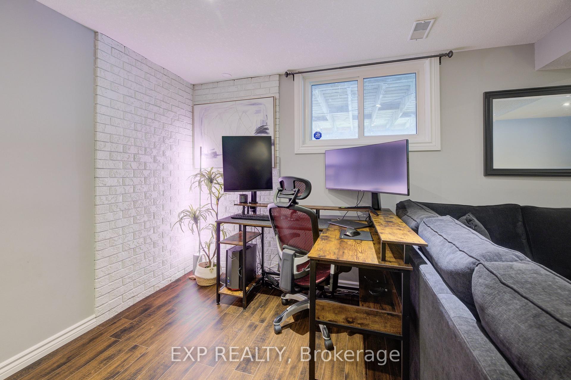 Photo 28 of 21 Highcroft Court, Kitchener — HOMEH