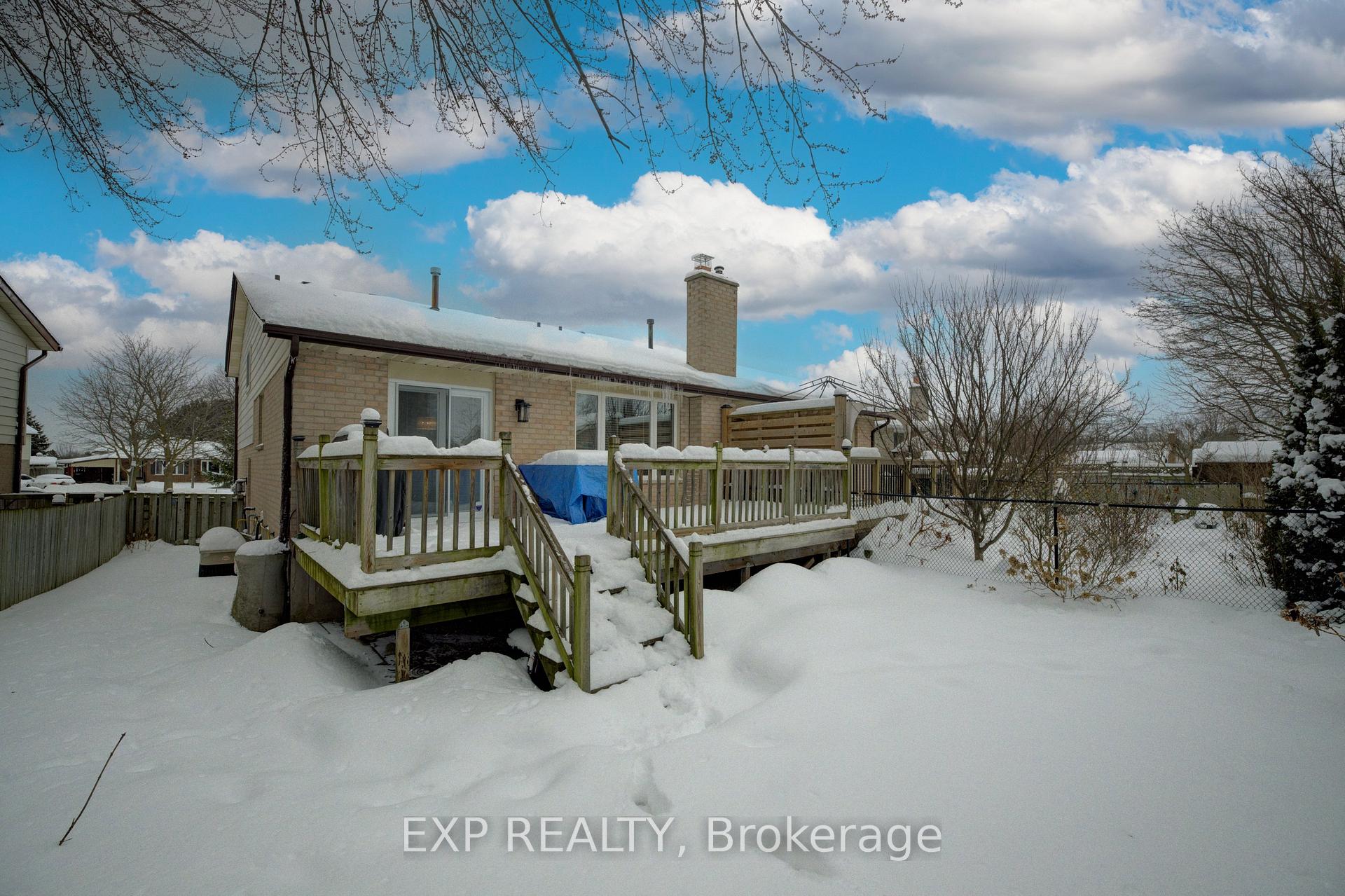 Photo 33 of 21 Highcroft Court, Kitchener — HOMEH