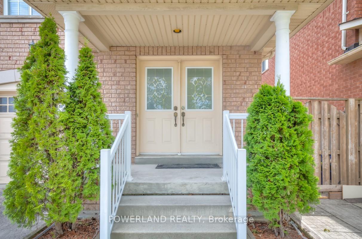 Photo 3 of 129 Zio Carlo Drive, Markham, Village Green-South Unionville — HOMEH