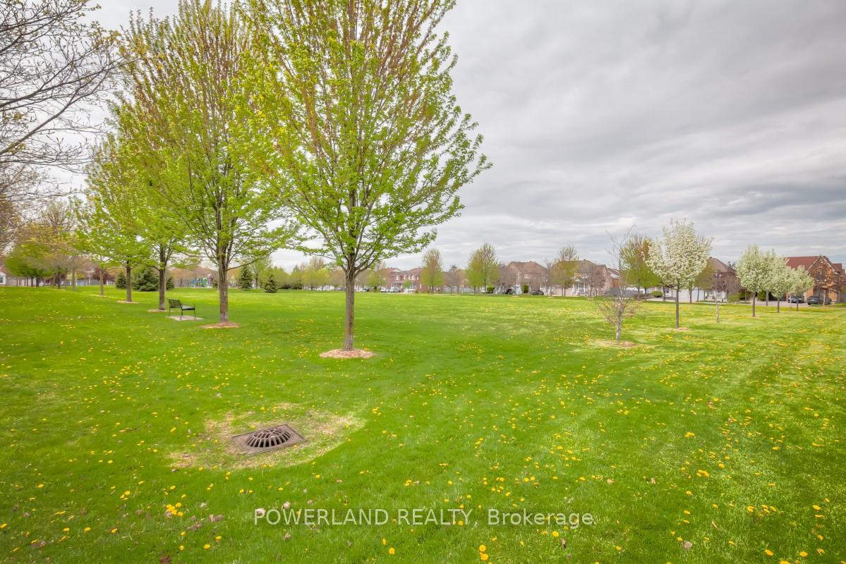 Photo 4 of 129 Zio Carlo Drive, Markham, Village Green-South Unionville — HOMEH