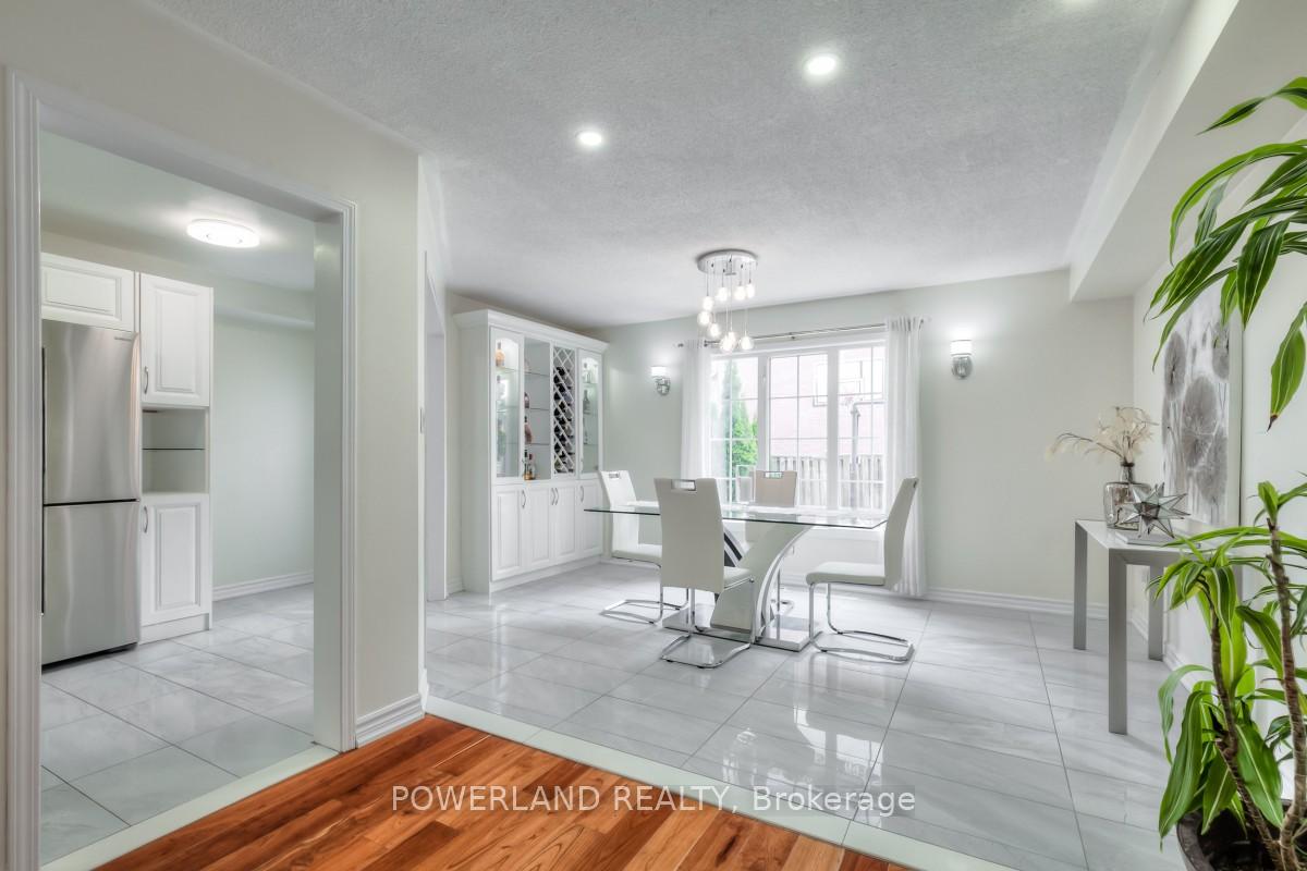 Photo 10 of 129 Zio Carlo Drive, Markham, Village Green-South Unionville — HOMEH