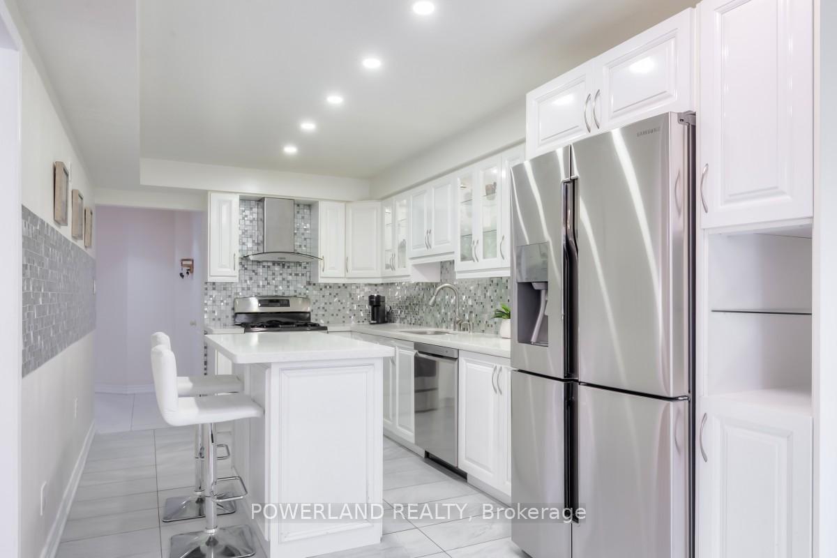 Photo 12 of 129 Zio Carlo Drive, Markham, Village Green-South Unionville — HOMEH