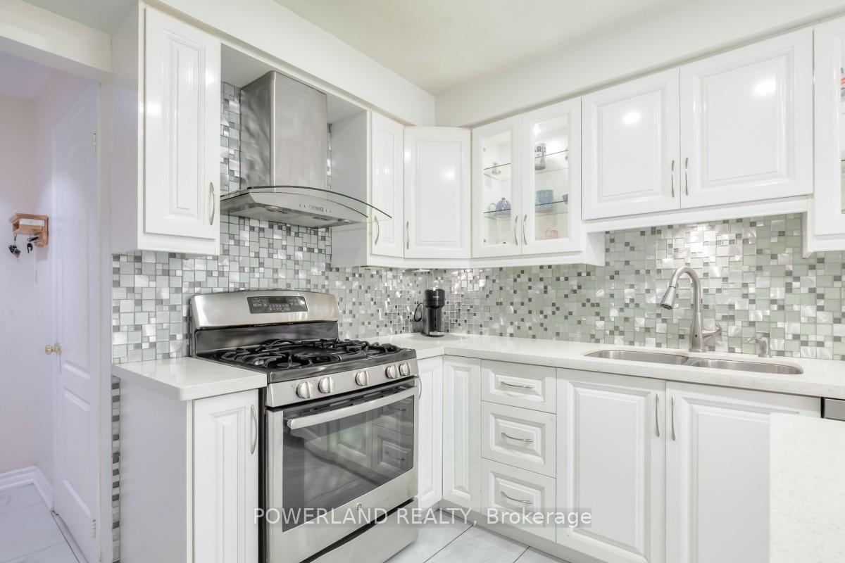 Photo 13 of 129 Zio Carlo Drive, Markham, Village Green-South Unionville — HOMEH