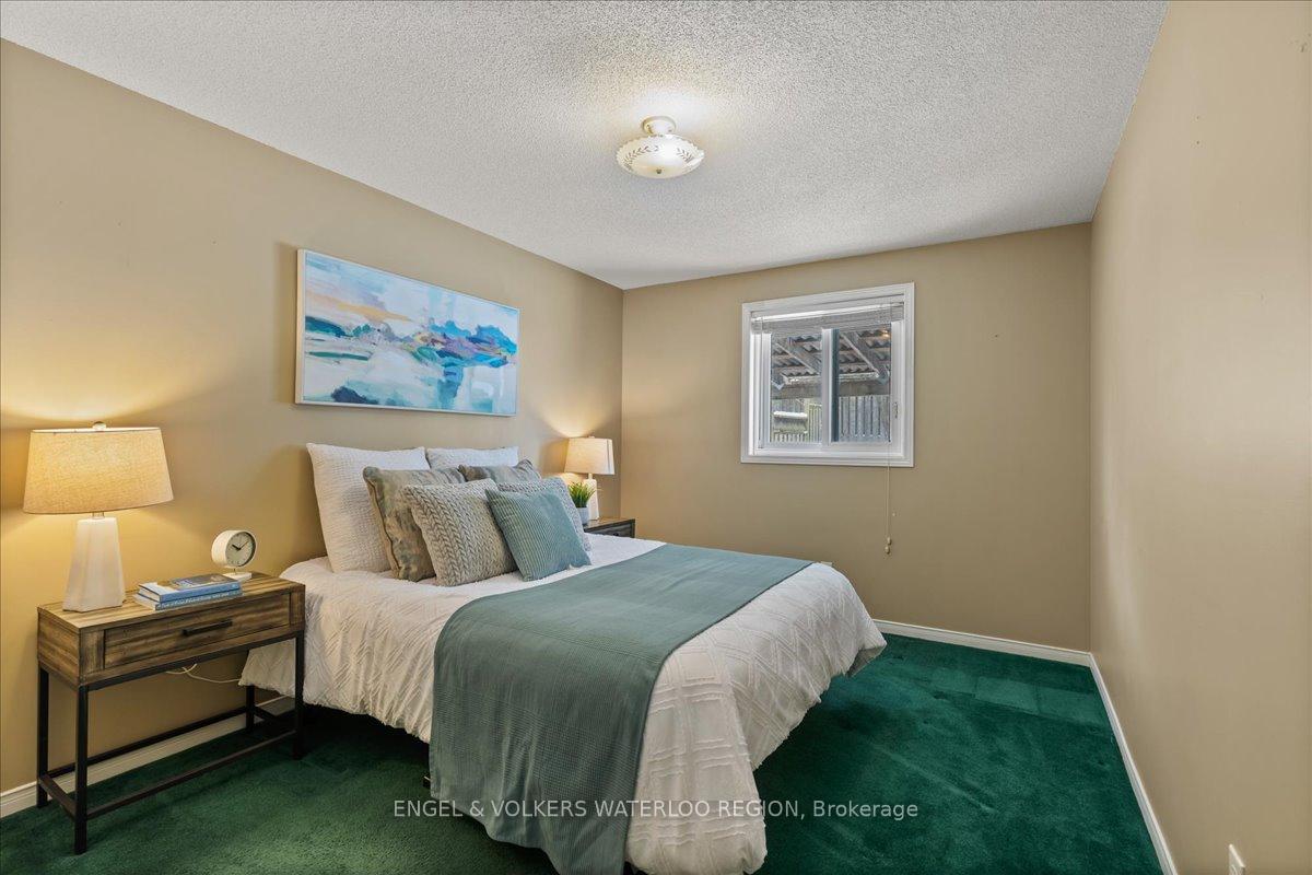 Photo 14 of 17 Westmeadow Drive, Kitchener — HOMEH