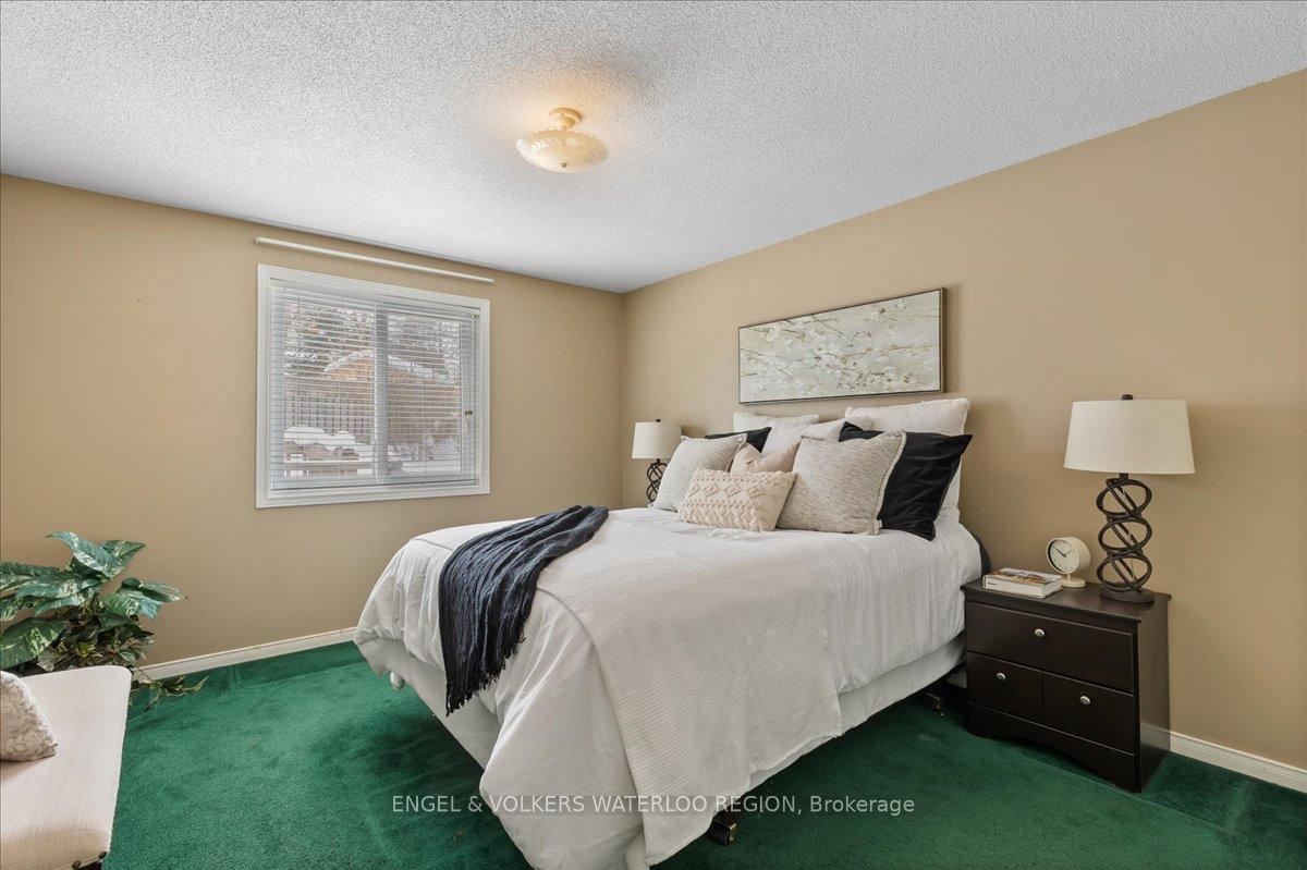 Photo 16 of 17 Westmeadow Drive, Kitchener — HOMEH