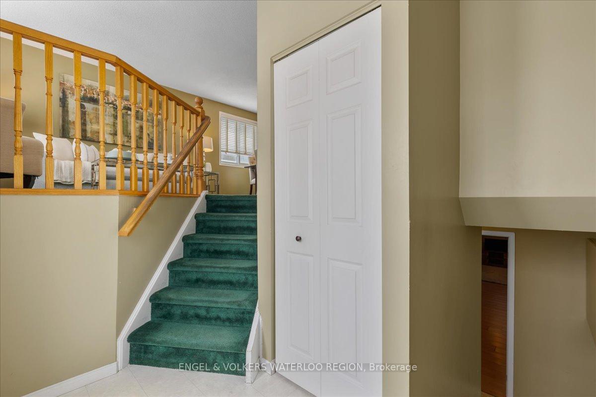 Photo 19 of 17 Westmeadow Drive, Kitchener — HOMEH