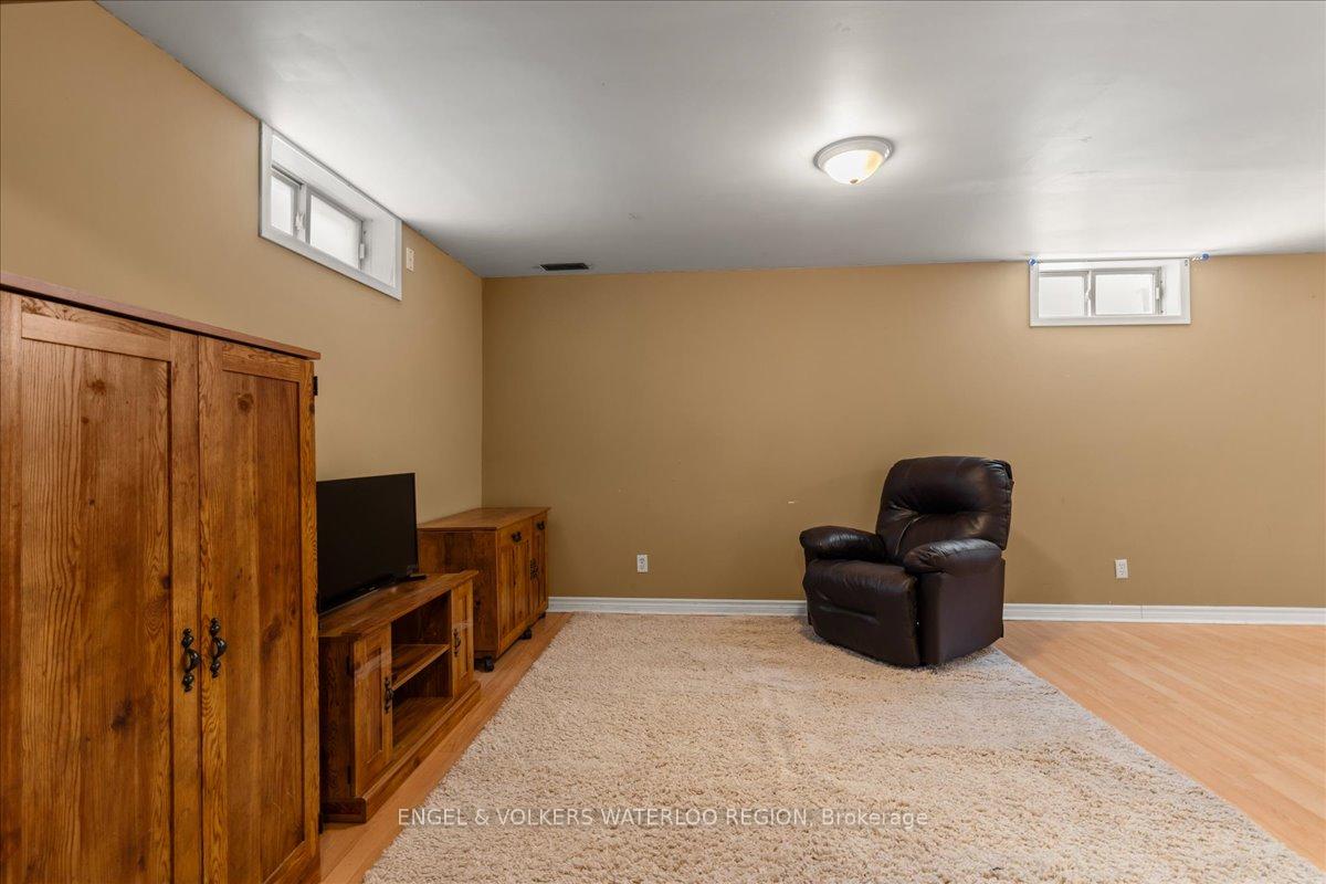 Photo 22 of 17 Westmeadow Drive, Kitchener — HOMEH